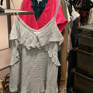 Off the shoulder Grey tank!